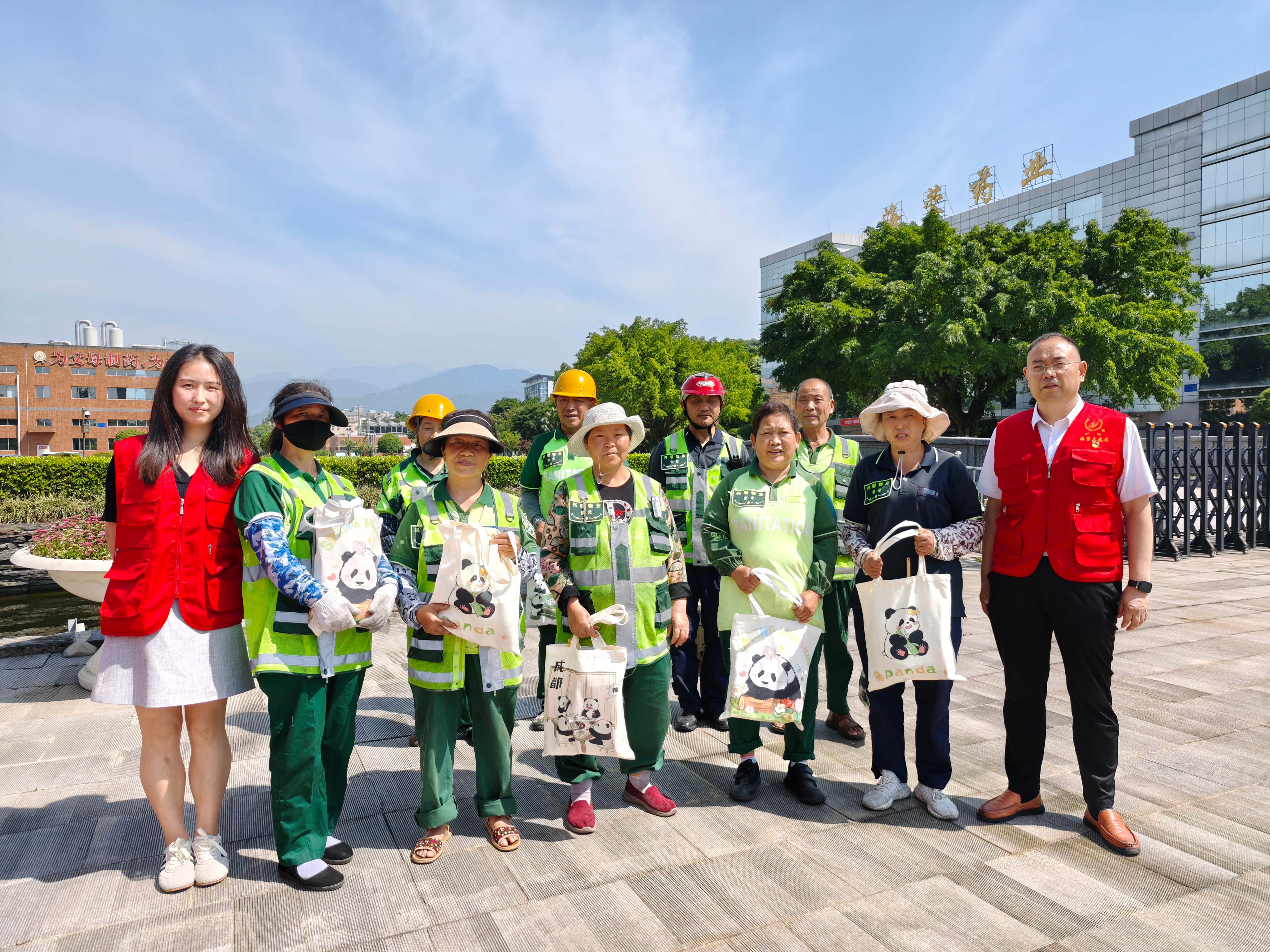 党建引领 | KY.COM党（团）支部联合工会开展一线环卫工慰问活动