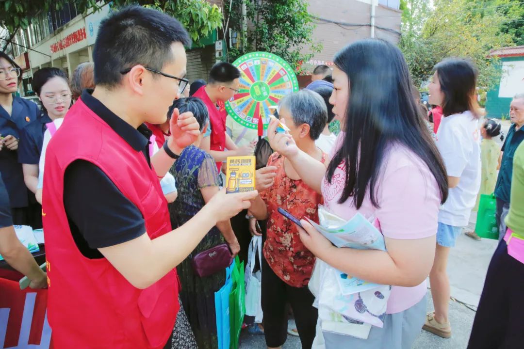 KY.COM开展“绿水青山就是金山银山”主题公益活动